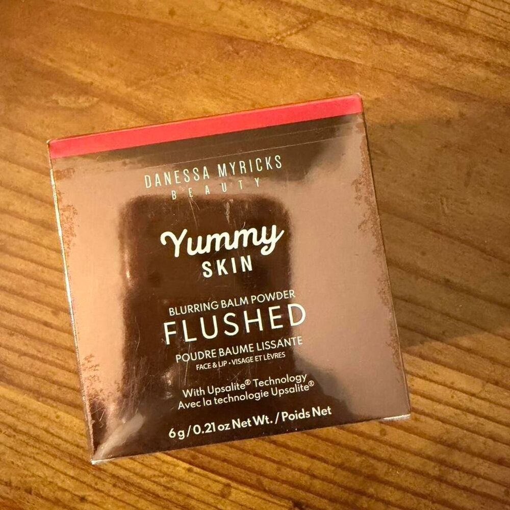 Danessa Myricks Yummy Skin blurring balm powder